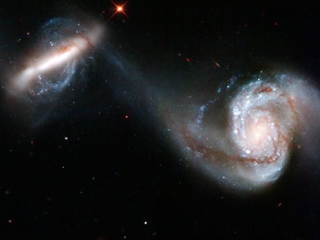 interacting-galaxies_1009_990x742