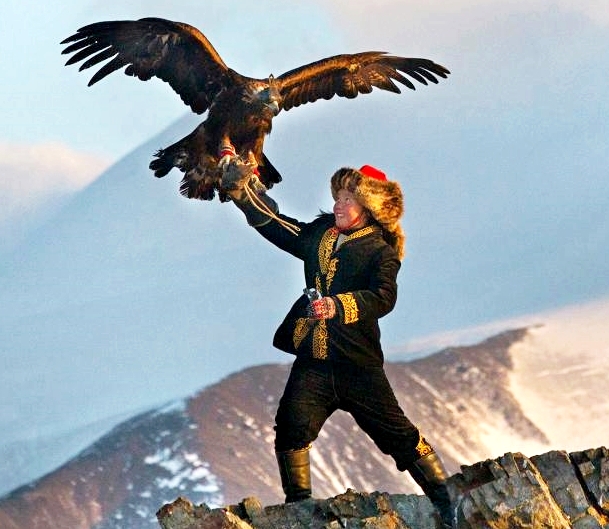 Girl, Mongolia, Eagle Huntress, NatGeo-crop